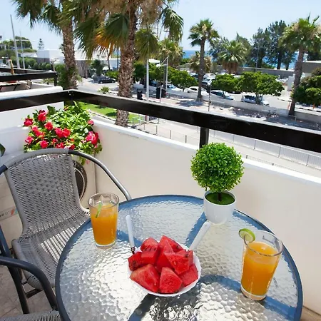 Plaza Beachfront Apt 2 Superhost Apartment