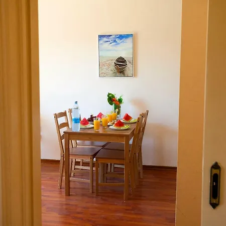 Plaza Beachfront Apt 2 Superhost Лимасол