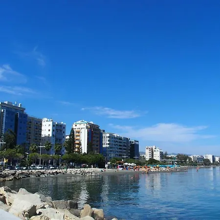 Plaza Beachfront Apt 2 Superhost Лимасол